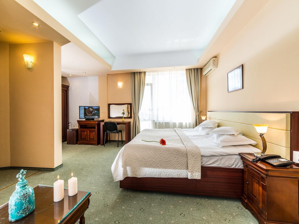 Hotel Opal 克卢日-纳波卡 外观 照片