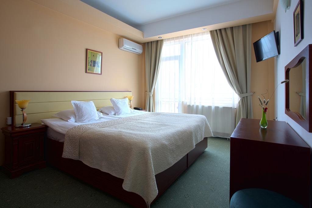 Hotel Opal 克卢日-纳波卡 外观 照片
